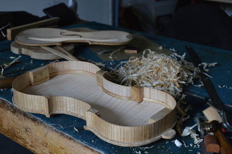 atelier-du-quatuor-fanny-reyre-menard-mai-2016-violon-en-cours-de-abrication